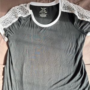 This top is very comfortable and goes with any bottoms(jeans, skirts,etc)